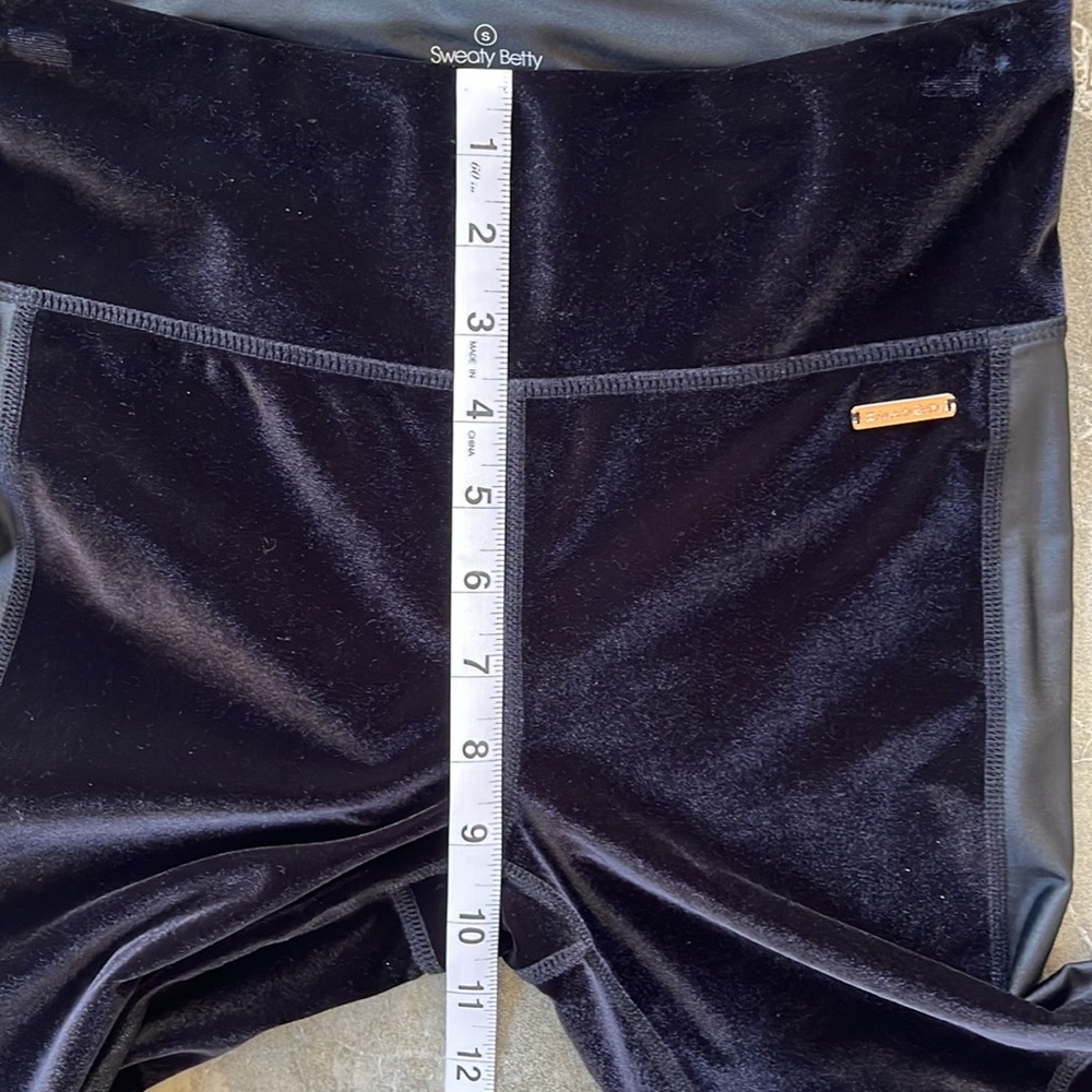 🖤 Sweaty Betty London Opulence velvet side strip faux leather black size small - Picture 9 of 10